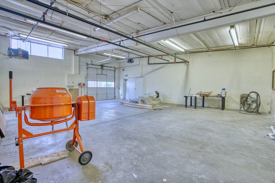 More Photos Of 4571 N Broadway St, Boulder Warehouse For Sale