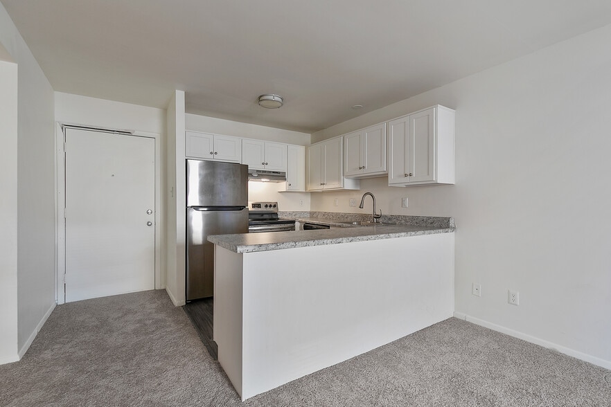 More Photos Of 3900 Forest Hill Ave, Richmond Apartments For Sale