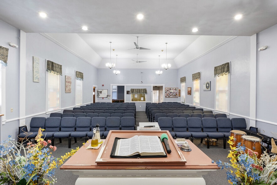 More Photos Of 1 C St, Framingham Religious Facility For Sale