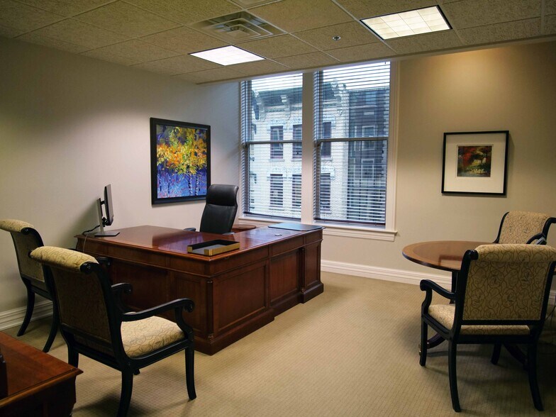 More Photos Of 126 Ottawa Ave NW, Grand Rapids Office For Lease