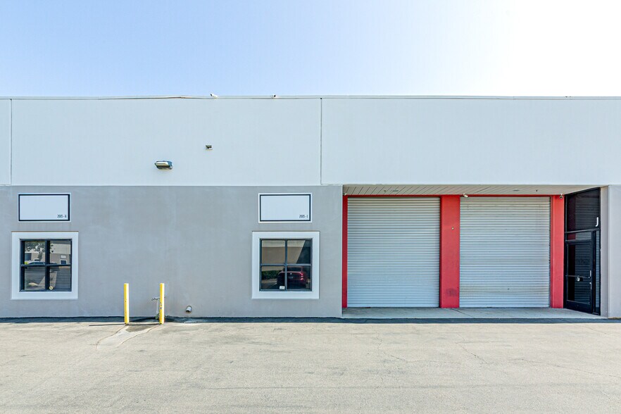 More Photos Of 2005 Raymer Ave, Fullerton Warehouse For Sale