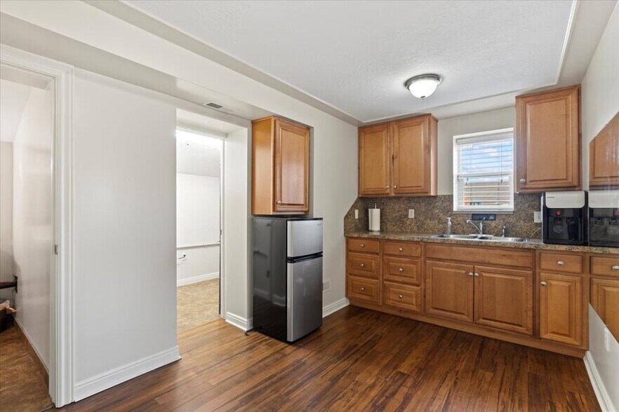 More Photos Of 2639 Lincoln Ave, Ogden Storefront Retail Office For Sale