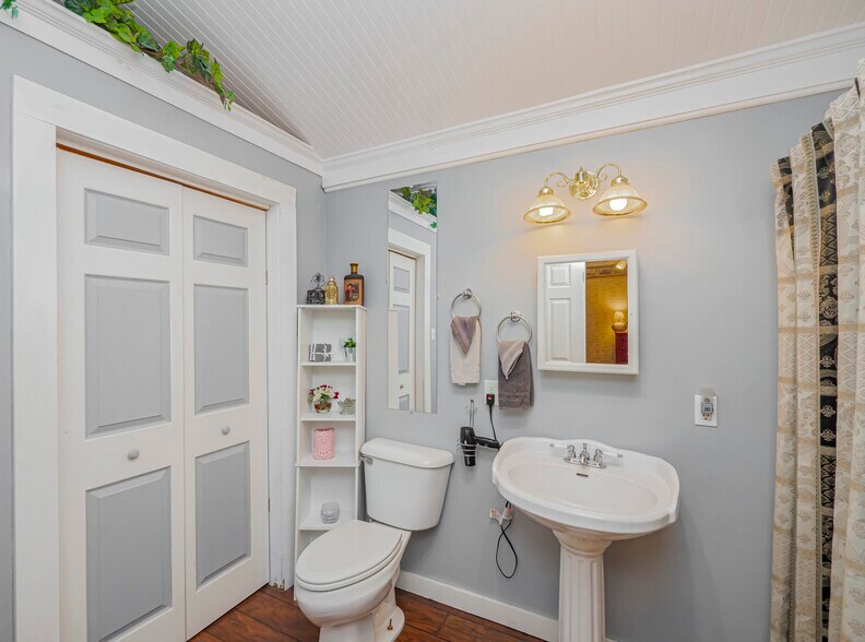 More Photos Of 1307 Wright St, Llano Freestanding For Sale