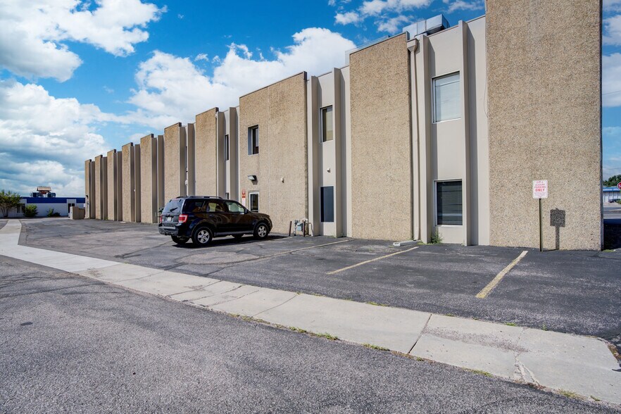 More Photos Of 225 S Academy Blvd, Colorado Springs Office For Sale