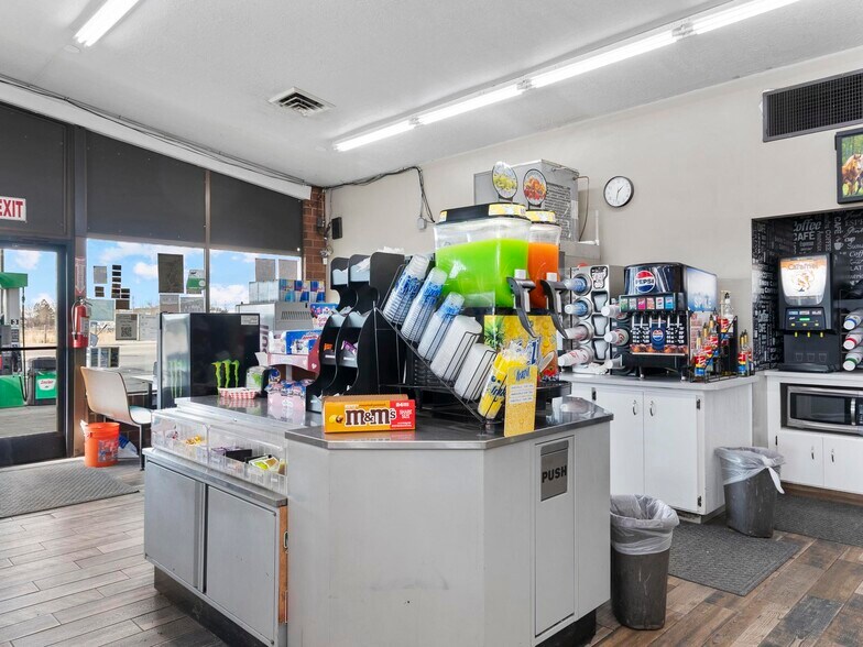 More Photos Of 5500 W 5500 S, Hooper Service Station For Sale