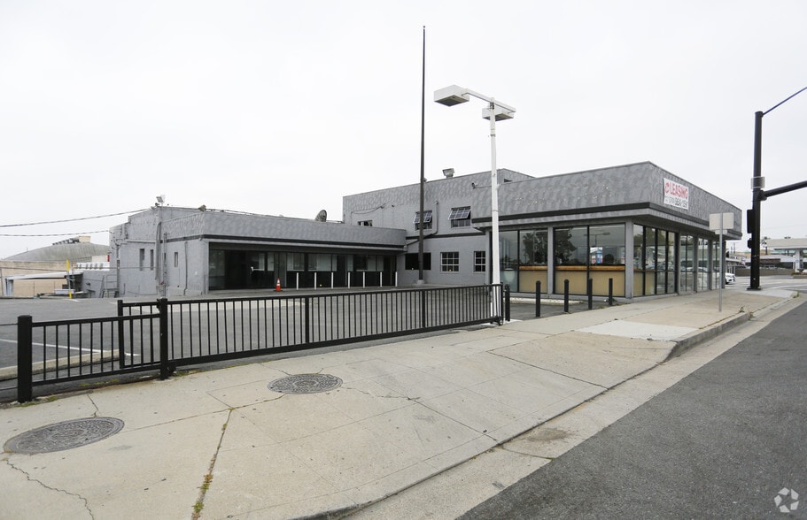 More Photos Of 100 S San Gabriel Blvd, San Gabriel Warehouse For Lease