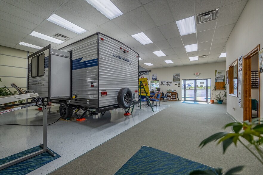 More Photos Of 18256 Campground Rd, Phillipsburg Auto Dealership For Sale