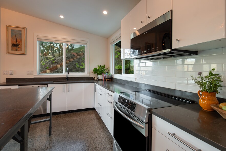 More Photos Of 22855 Chianti Rd, Cloverdale Apartments For Sale