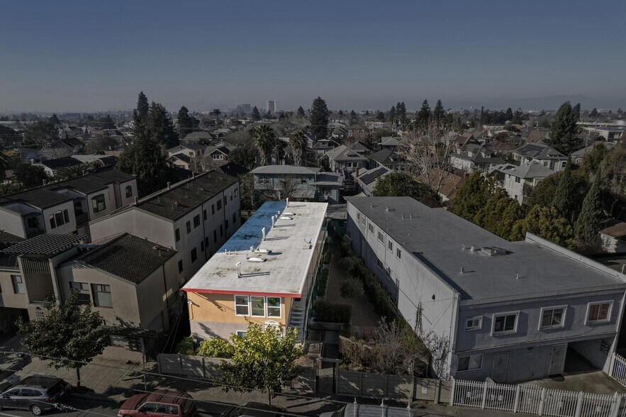 More Photos Of 6563 Shattuck Ave, Oakland Apartments For Sale