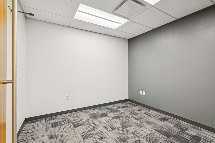 More Photos Of 201-219 N 15th St, Philadelphia Medical For Lease