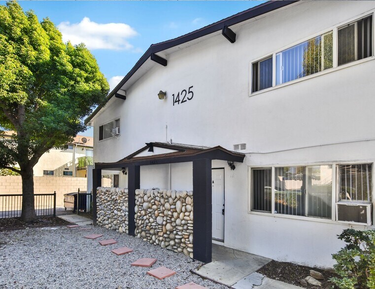 Primary Photo Of 1425 W Stoneridge Ct, Ontario Apartments For Sale