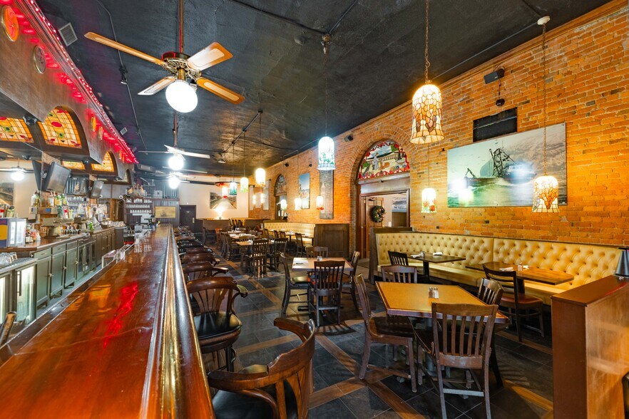 More Photos Of 440 Clinton St, Detroit Storefront Retail Office For Sale