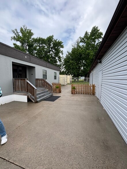 More Photos Of 914 Middle River Rd, Middle River Religious Facility For Sale