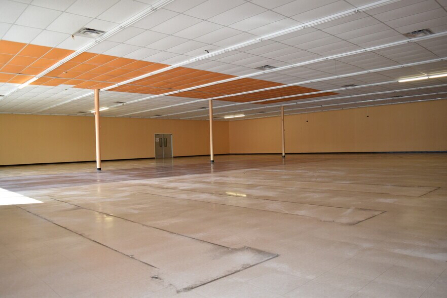 More Photos Of 615 S Walnut St, Pamplico Freestanding For Lease