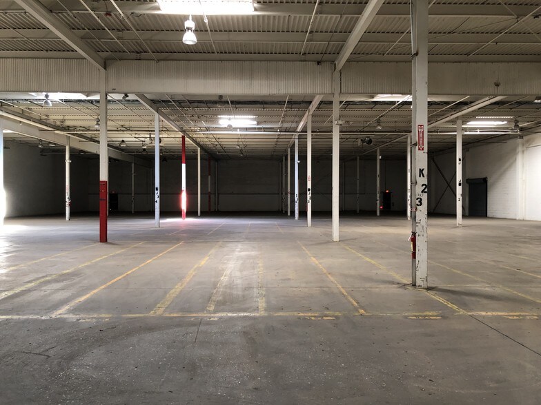 More Photos Of 122 Mill Rd, Oaks Warehouse For Lease