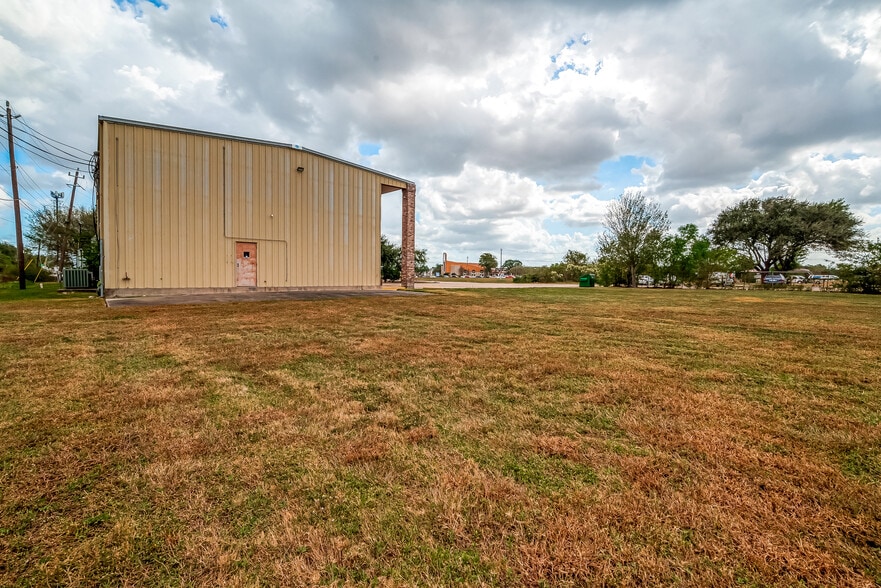 More Photos Of 1035 Fairmont Pky, Pasadena Religious Facility For Sale