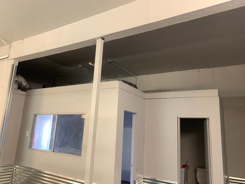 More Photos Of 2715 Highway 95, Bullhead City Self Storage For Lease