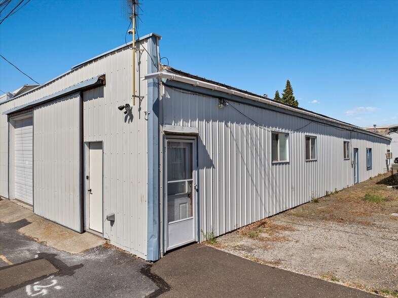More Photos Of 1905 2nd St, Baker City Storefront Retail Residential For Sale