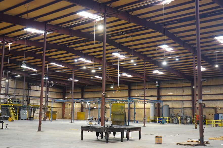 More Photos Of 6650 S 61st West Ave, Tulsa Warehouse For Lease