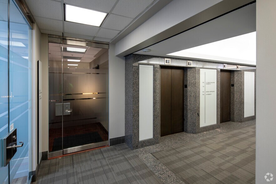 More Photos Of 110 Yonge St, Toronto Office For Lease