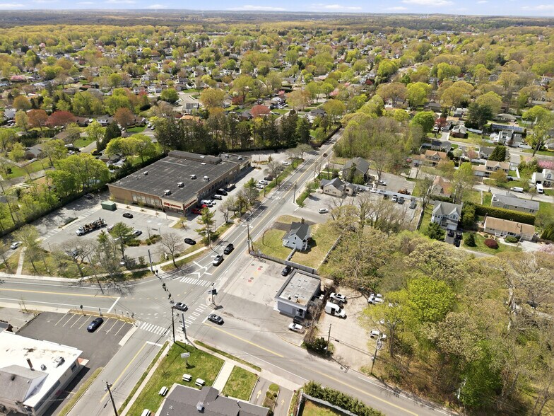 More Photos Of 749 E Main St, Kings Park Office Residential For Sale