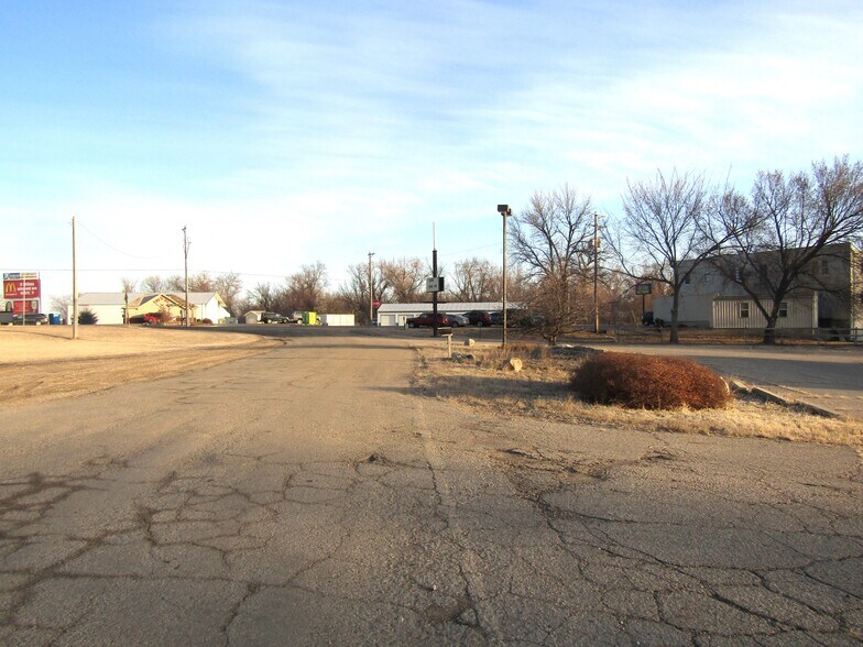 More Photos Of 586 SW 1st St, Montevideo Fast Food For Lease