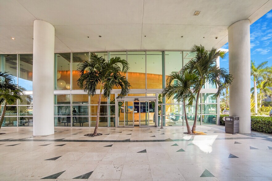 More Photos Of 20900 NE 30th Ave, Aventura Office Residential For Lease