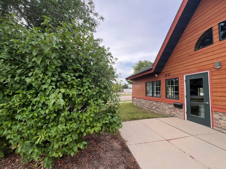 More Photos Of 631-637 Struck St, Madison Freestanding For Sale