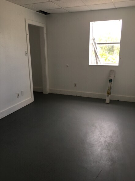 More Photos Of 2711 Kelly Ln, Pflugerville Warehouse For Sale