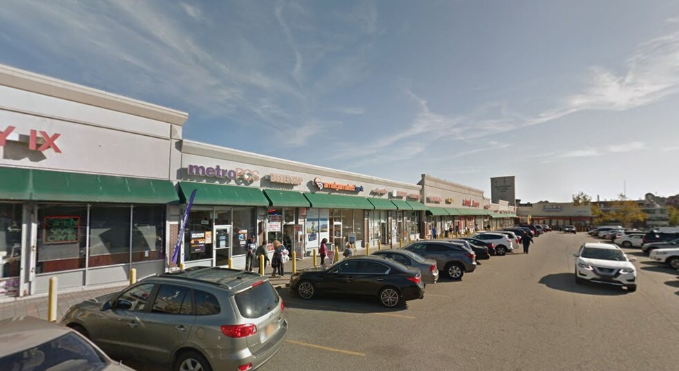 Primary Photo Of 7009-7063 Parsons Blvd, Fresh Meadows General Retail For Lease