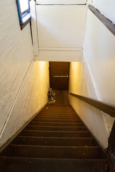 More Photos Of 161 Jamaica Ave, Brooklyn Storefront Retail Office For Lease