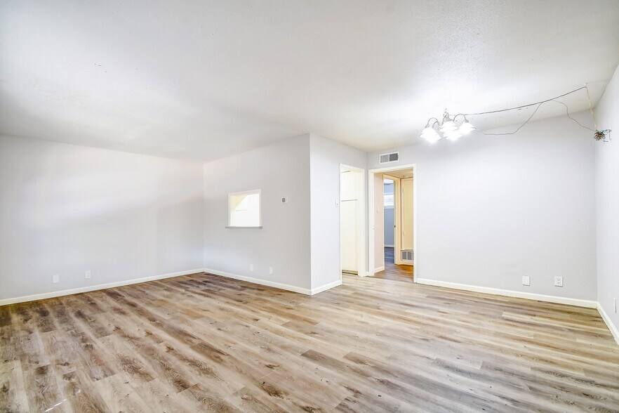 More Photos Of 2222 Vance Jackson Rd, San Antonio Apartments For Sale