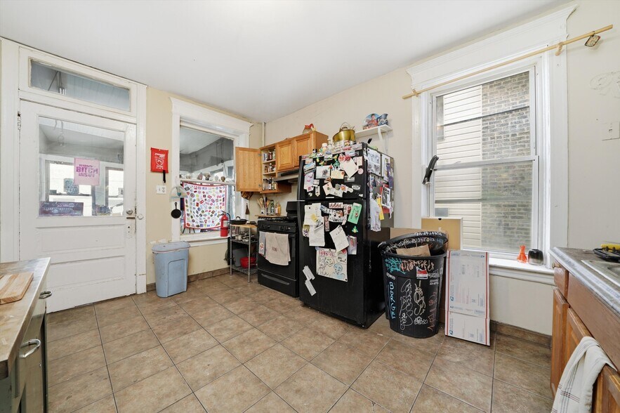 More Photos Of 3136 W Logan Blvd, Chicago Multifamily For Sale