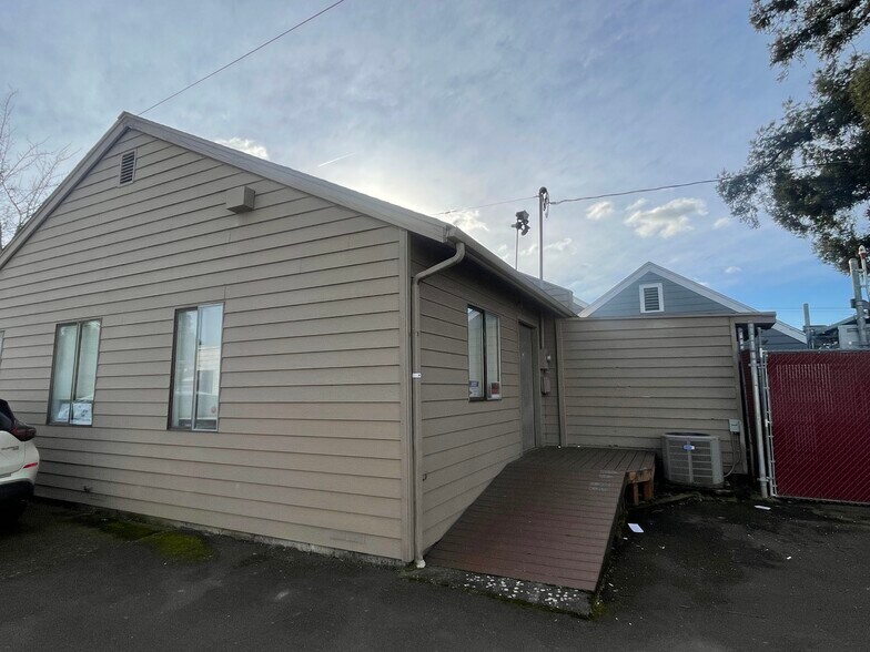 More Photos Of 1229 W 7th Ave, Eugene Storefront For Lease