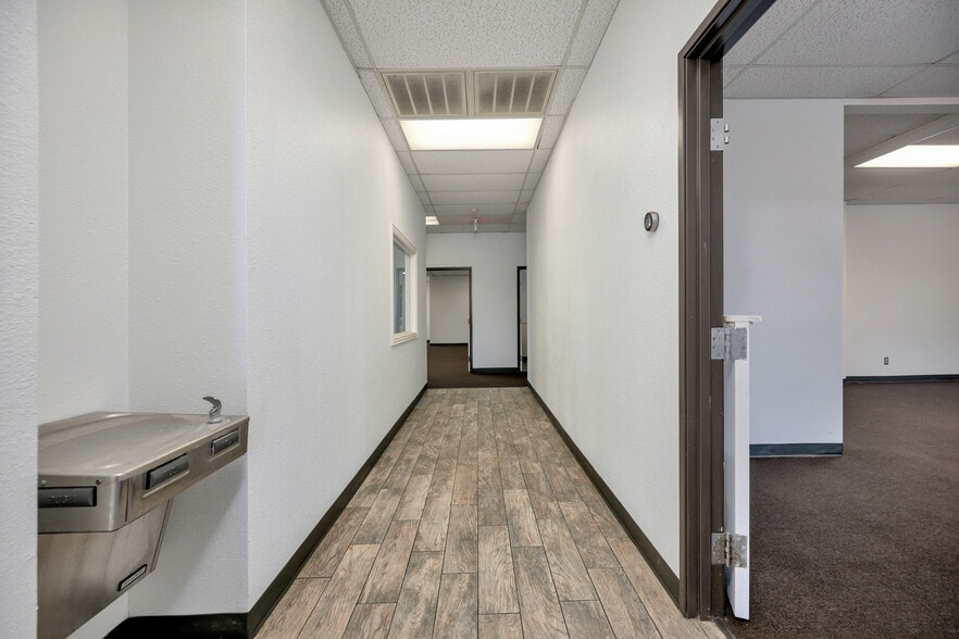 More Photos Of 132 El Chico Trl, Willow Park Medical For Lease