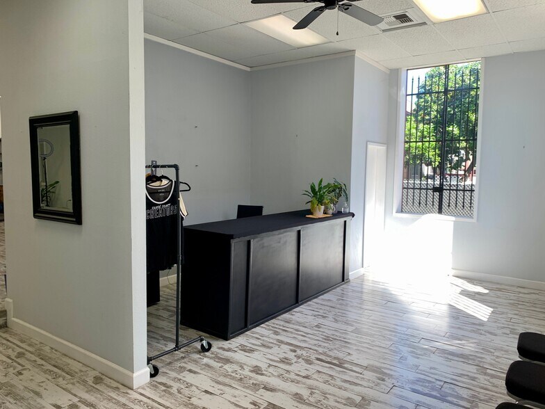 More Photos Of 242 E Oak Ave, Visalia Freestanding For Sale