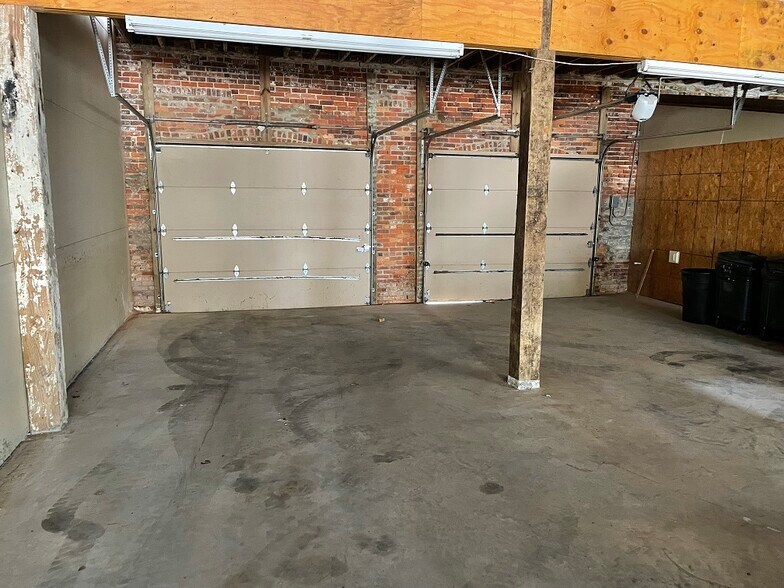 More Photos Of 904 W 3rd St, Washington Office For Sale
