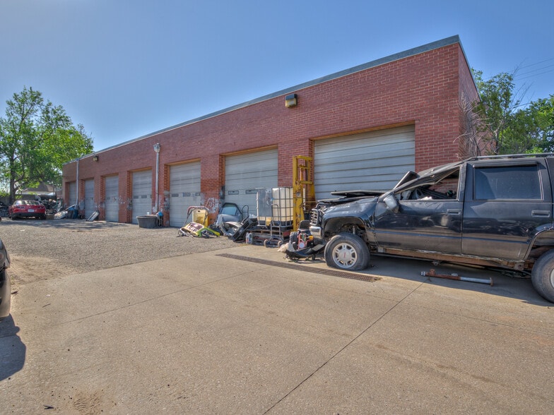 More Photos Of 2812 S Walker Ave, Oklahoma City Auto Dealership For Sale