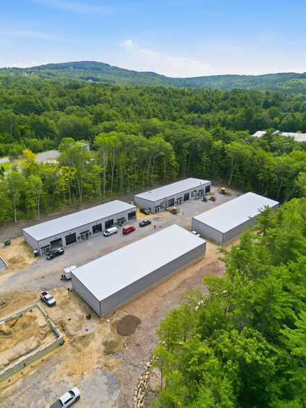 Primary Photo Of 288 Hounsell Ave, Gilford Flex For Sale