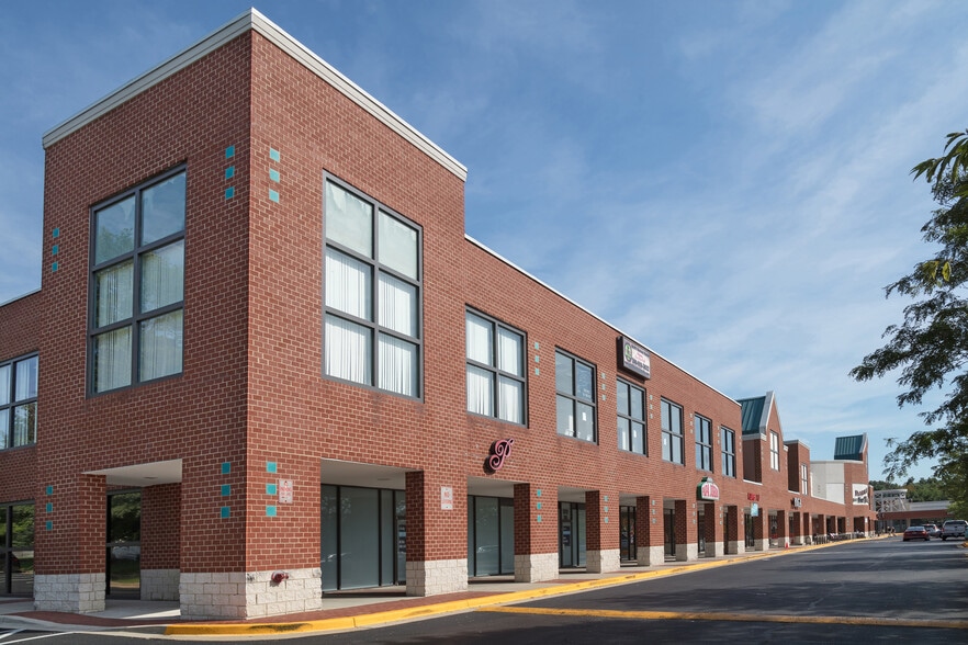 More Photos Of 5010-5098 Brown Station Rd, Upper Marlboro Storefront For Lease