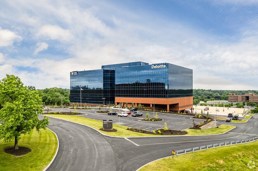More Photos Of 300 Corporate Center Dr, Camp Hill Office For Lease
