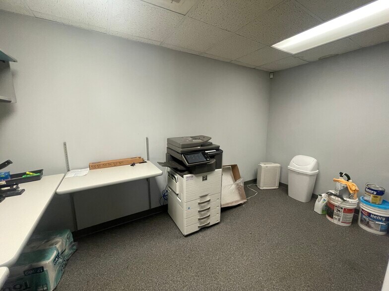 More Photos Of 13822 Beach Blvd, Westminster Office For Sale