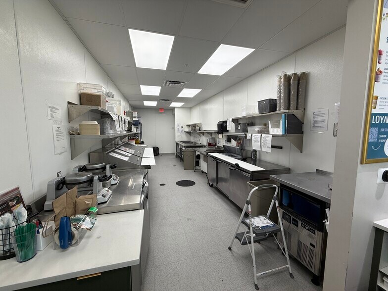 More Photos Of 1415 2nd St, Sarasota Apartments For Lease