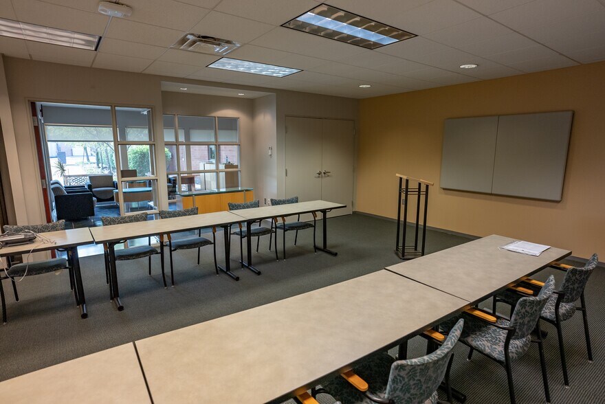 More Photos Of 320 Bilmar Dr, Pittsburgh Office For Sale