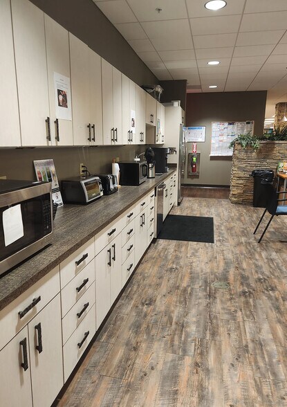 More Photos Of 400 Woodcliff Dr, Canonsburg Office For Sale