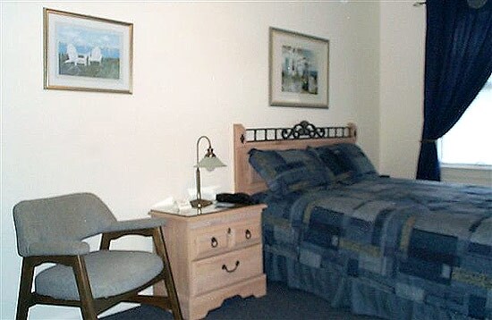 More Photos Of 300 S Volusia Ave, Orange City Hotel For Lease