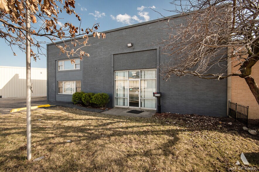 More Photos Of 4135 W 123rd St, Alsip Warehouse For Lease