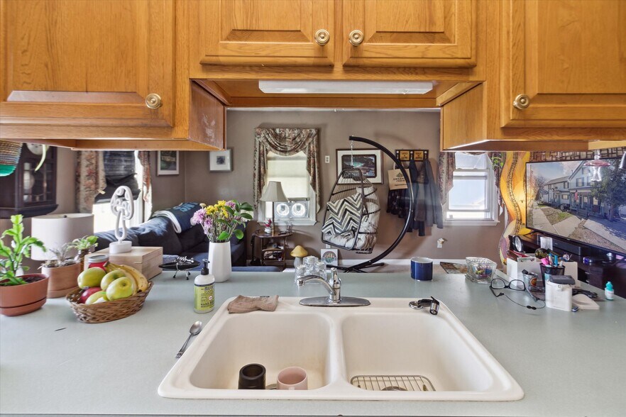 More Photos Of 28080 Waltz Rd, New Boston Restaurant For Sale