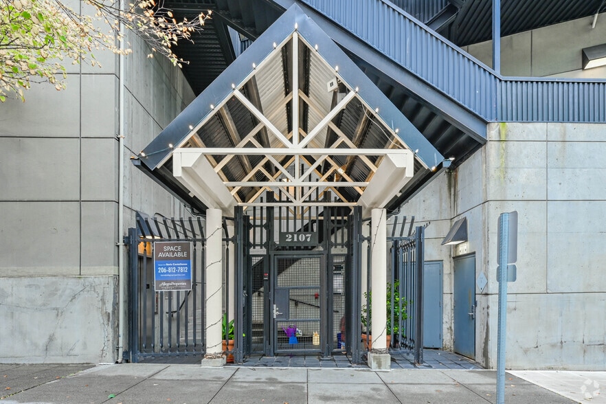 More Photos Of 2107 Elliott Ave, Seattle Loft Creative Space For Lease
