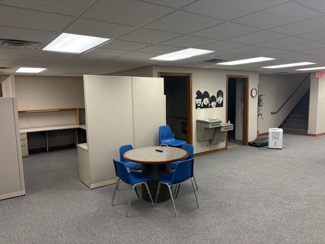 More Photos Of 105 E Bell St, Neenah Medical For Lease